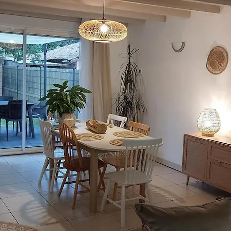 Chaleureux Le Petit Mauze Vakantiehuis *